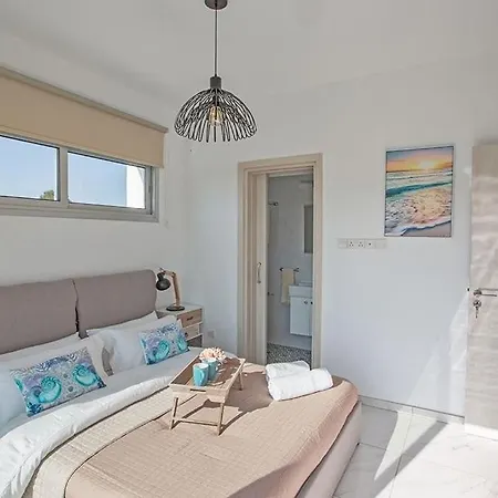 Villa Apollo Provoles - New And Beautiful 3 Bedroom Kapparis With Private Pool